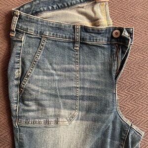 Torrid size 16- Stylish Blue Denim Jeans cropped